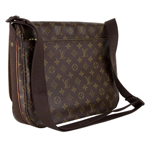 louis vuitton mens messenger bag india|louis vuitton side bag men's.